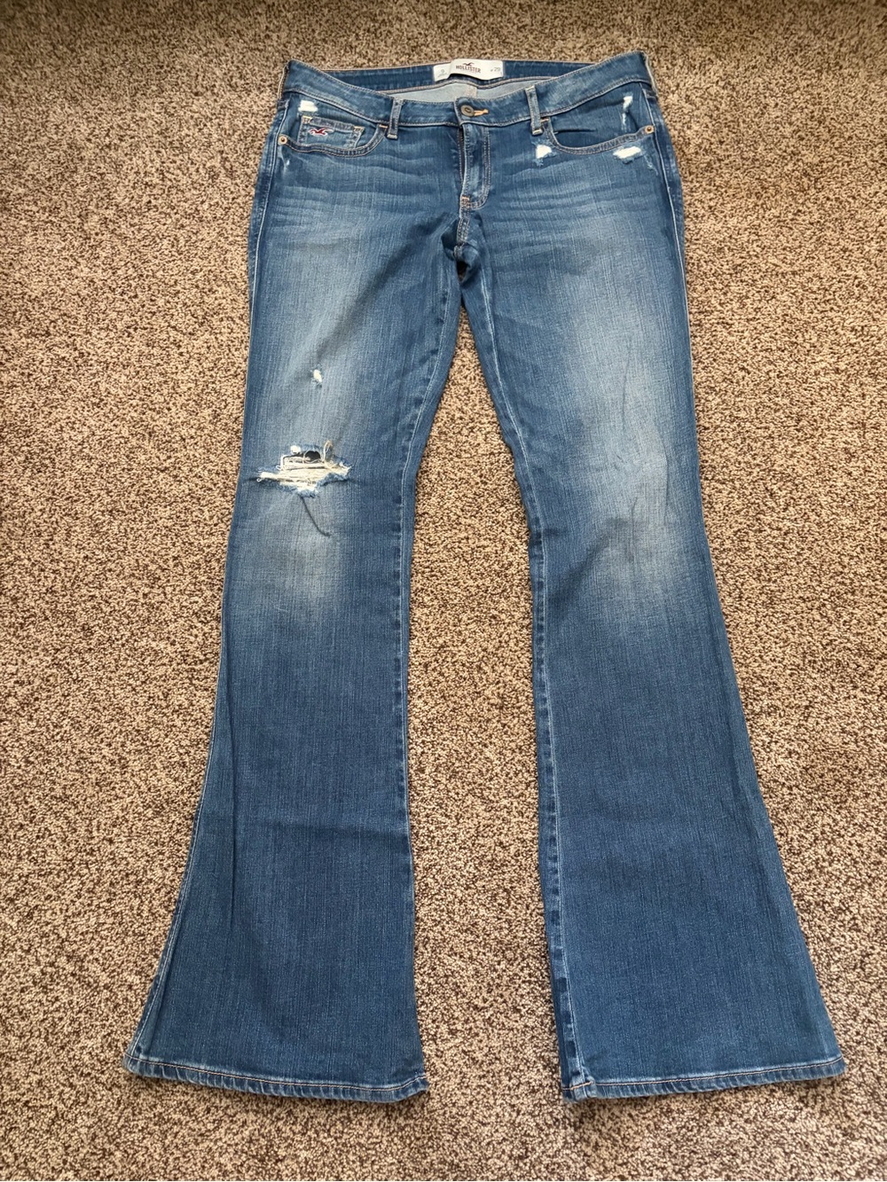 Womens Hollister Distressed Flared Jeans, size 9 (29)